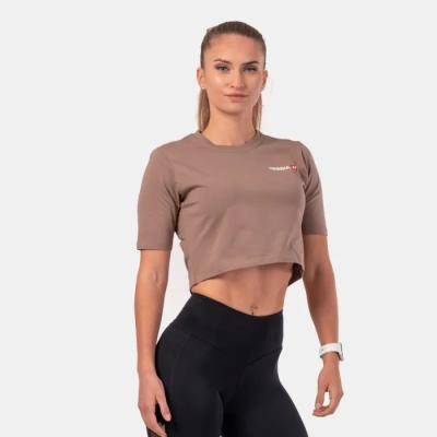 NEBBIA Dámske tričko Crop Top Minimalist Logo Brown M